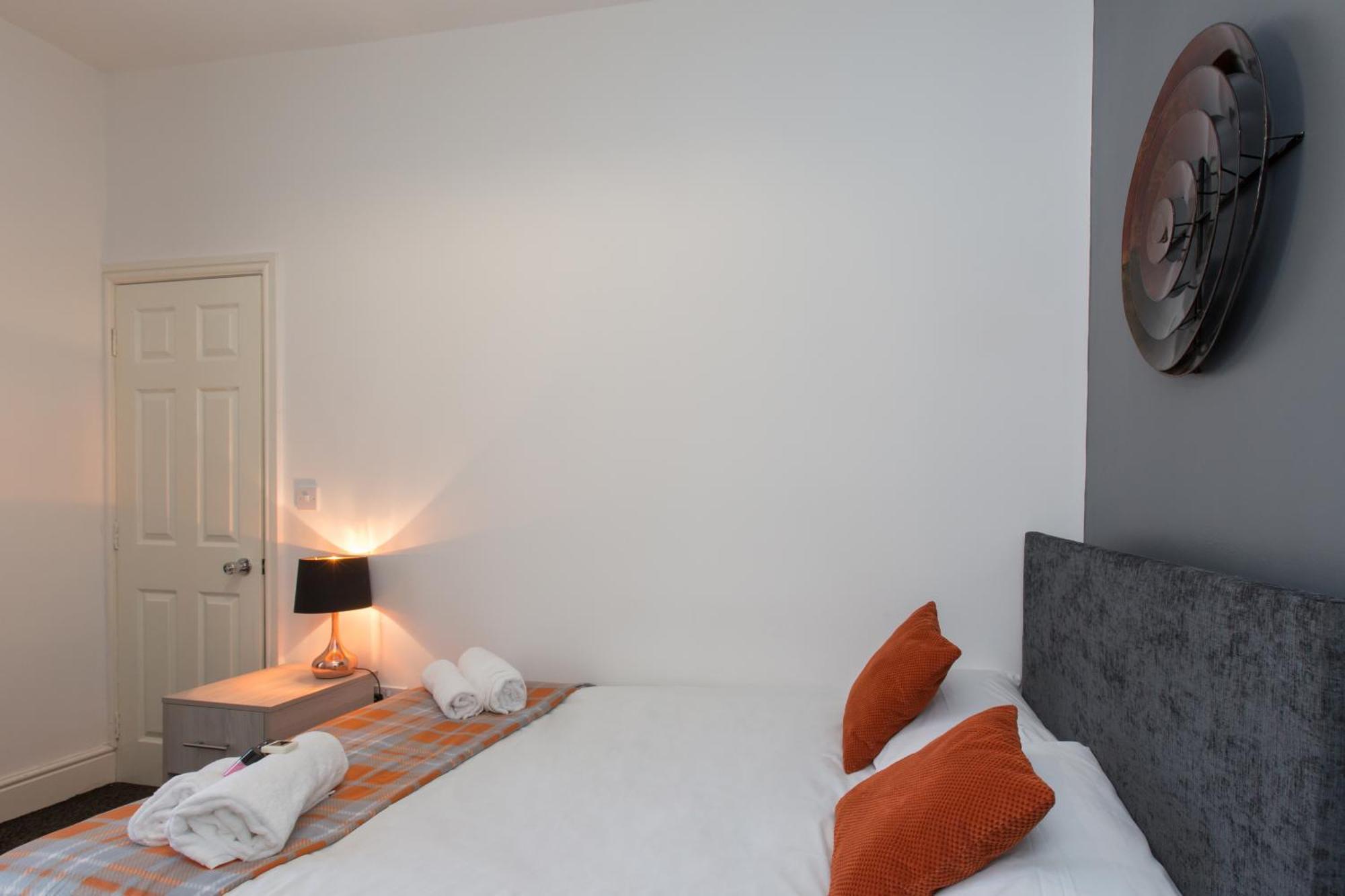 לינה וארוחת בוקר Townhouse @ Corporation Street Stoke חדר תמונה